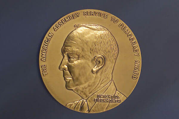 米国下院アイゼンハワー賞メダル
